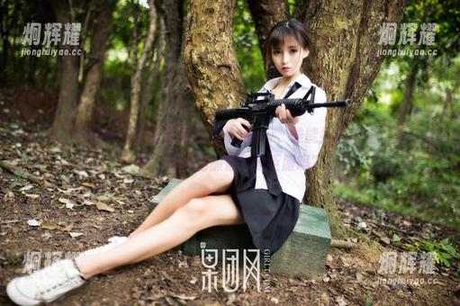 GIRLT果团网-甜Abby GIRLT果团网 - 裹在皮衣里的甜Abby,谁能抵挡得住这美图合集,难道连懒惰都要臣服吗?