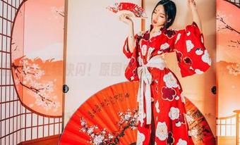 GIRLT果团网 – 在线快闪！原图中的莫雅淇跟“奶牛”颠覆传统