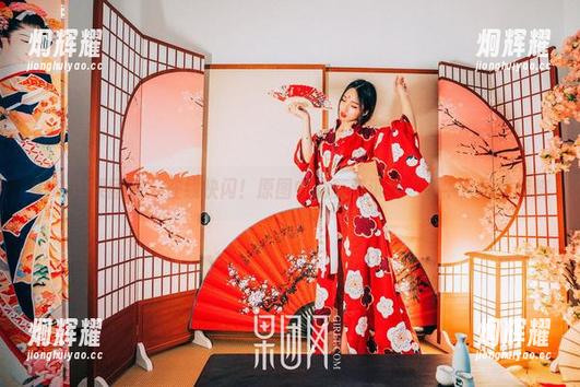 GIRLT果团网-莫雅淇 GIRLT果团网 - 在线快闪!原图中的莫雅淇跟“奶牛”颠覆传统