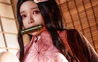 看完Hachi小芭的无圣光游泳作品，我只是想说，哪里是泳装啊！