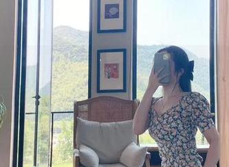 微密圈 – July芝岚：偏偏选了个‘女王’的想法，真不错的写真集哦