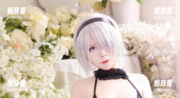 办公室也能是T台，KaYa萱全新写真原图：但我其实是学霸！