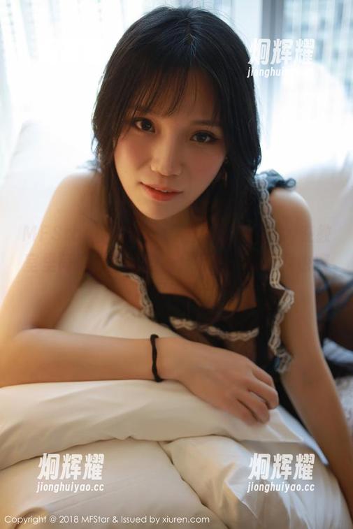 MFStar模范学院 - 唐琪儿Beauty在教室里简直是个反差萌，全套下载后我也变得好奇了！