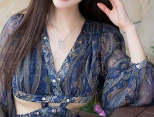 MiStar魅妍社 – 关思阳的旅拍，超级大胆的姿势与美景形成了某种奇怪的对话。