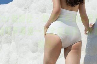 MiStar魅妍社 – 如果连衣裙能发声，月音瞳的写真集里一定全是低语，快来下载体验！