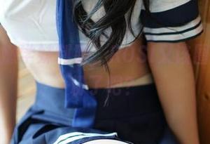 单凭这嫩学妹制服，ROSI又该圈一堆新粉了吧？
