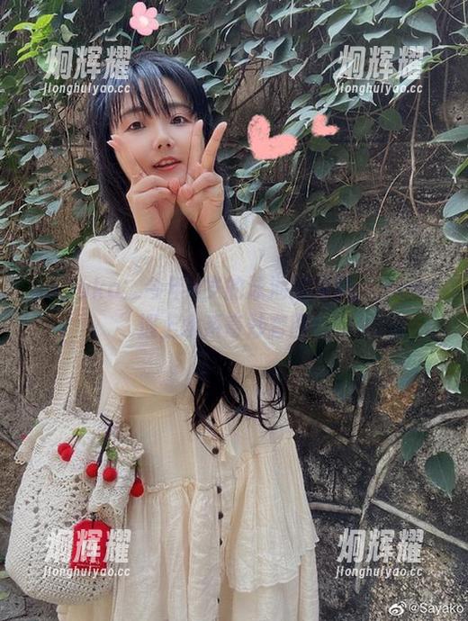 Sayako＿今年4岁的泳池边采风：当cos遇上水系奇妙套图！