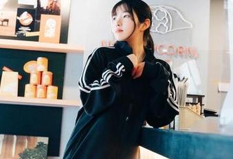 震惊！Sonson(손손)的最新照片就在贱女学园，谁才是“学霸”？