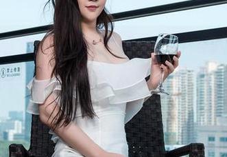 TGOD推女神 – 看！绮里嘉Ula的在线美图，剧情里居然藏着太多小细节，太好玩了！