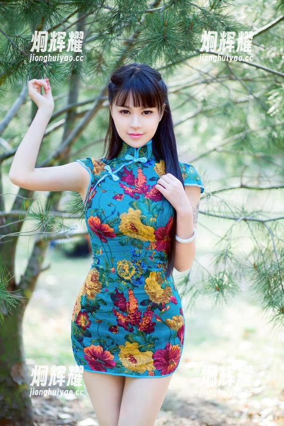 TuiGirl - 冯雨芝的体操服在线发光，原图中有种别样魔力