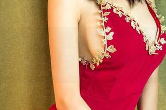 UGirls尤果网 – 看！李思宁的白丝写真集更新，是时候开动你的小脑瓜了！