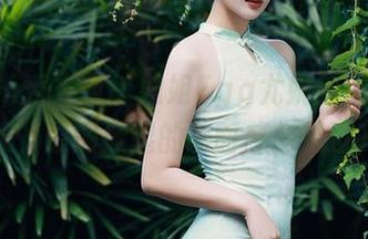 Xiuren秀人网 – 姐姐Egg尤妮丝的眼镜写真集，原图掀起的画面感你见过吗？