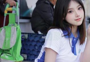 Xiuren秀人网 – 周jojobaby白衬衫写真：平淡中突然的那一下努力