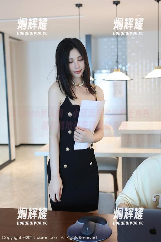 Xiuren秀人网 - 小逗逗与她的护士角色，随时随地都是碰撞的美图