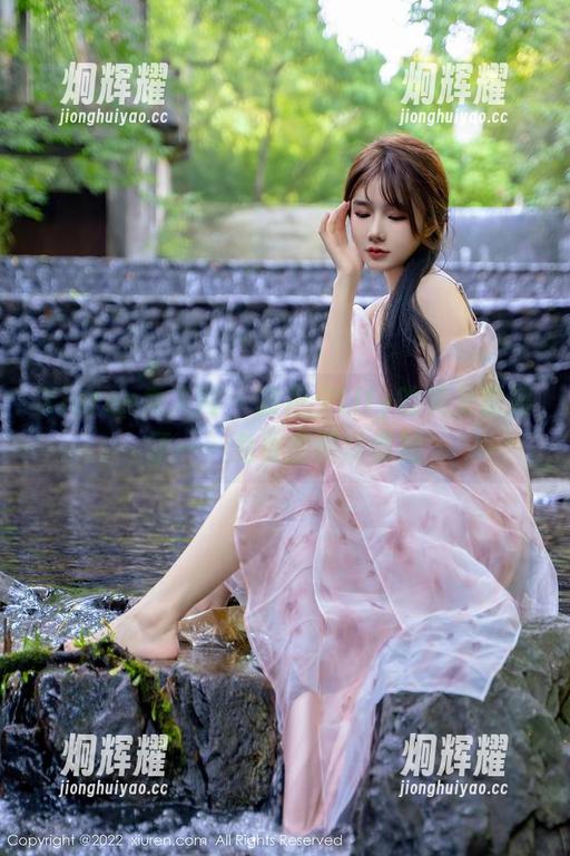 Xiuren秀人网 - 被月夕Lily的美足震撼了——免费图册尽情拍