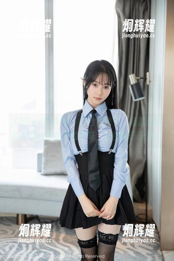 Xiuren秀人网 - 红色吊裙下，杨晨晨这女神竟有如此多的风味，美图倾诉未完。