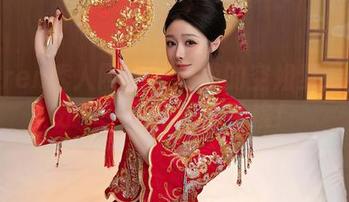 Xiuren秀人网 – 王曼柔的空姐梦：美图分享，不止一杯香槟！