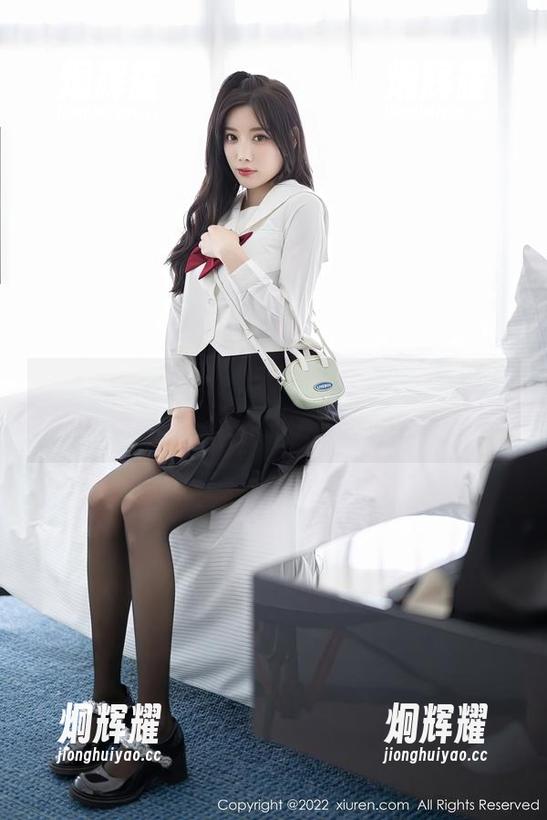 Xiuren秀人网 - 糯美子nini天台探险图集，下载之后可别怪我没提醒你！
