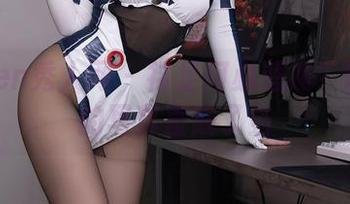Xiuren秀人网 – 裸足何必遮掩？陈小喵的写真直截了当
