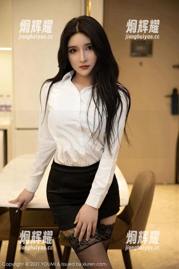 YouMi尤蜜荟 - Egg-尤妮丝Egg的旗袍最新写真，不经意间勾起了多少想象与柔情。