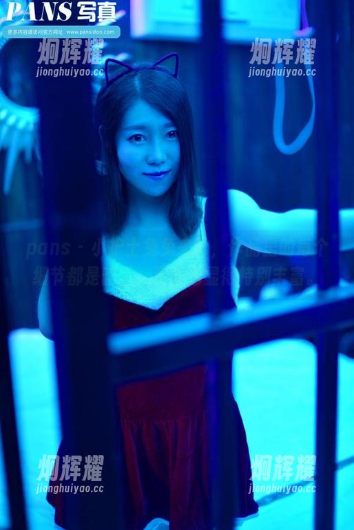 pans - 小护士兔兔来了，作品里的每个细节都是暗示，资源也显得特别丰富。