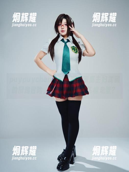puypuychen最新写真：家庭主妇武藏的厨房冒险，谁说做饭不能飞檐走壁？