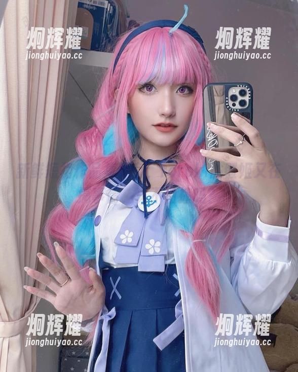 新鲜短裙作品集现身，roroki骷髅姬又在搞事情，真不怕摔吗？