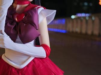一米八的大梨子的美少女战士图包，唉，霸气侧漏，却又带着点傻乎乎的可爱。