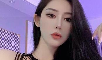 微密圈 – 喔！不爱笑的赛琳不走寻常路的和服图集，时髦又意外的结合！
