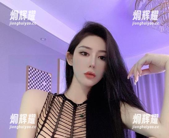 微密圈 - 喔！不爱笑的赛琳不走寻常路的和服图集，时髦又意外的结合！