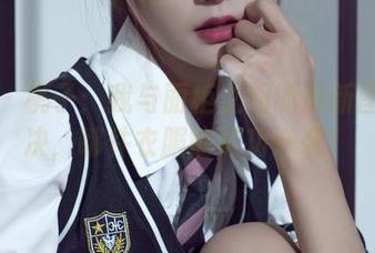 丽柜 – 桃子：我与丽柜之间的最新图库对决，哪件衣服能成功逆袭！