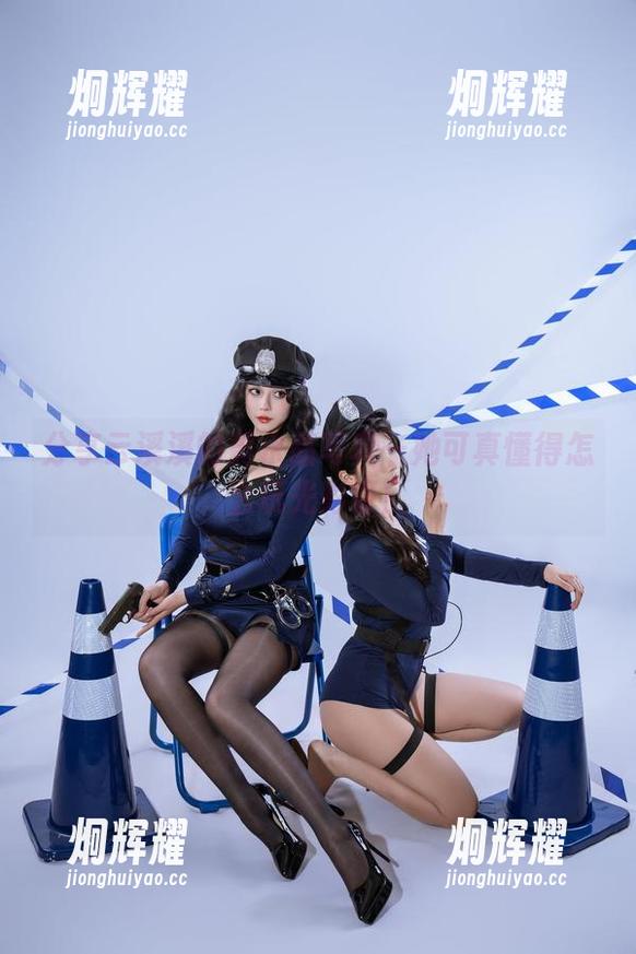 云溪溪 分享云溪溪的黄水晶写真—她可真懂得怎么玩光影呀!