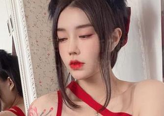 今汐的制服黑丝，更新就像新口味的甜点，来点不一样的尝试？