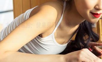 克拉女神 – 大阳的私拍：快来见识这油亮空前绝后的一幕，原图没毛病！