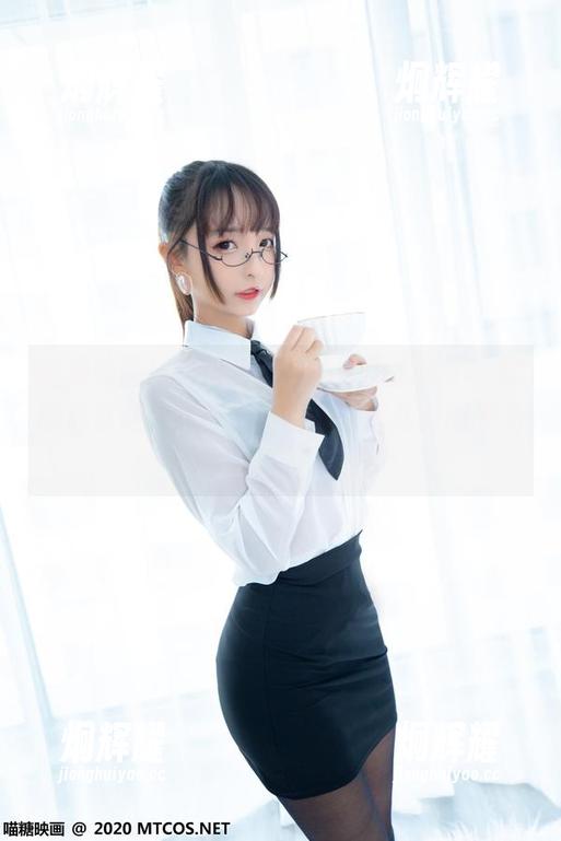 喵糖映画！这粉色披纱的原图太美了，我的心甘愿为它打工，图册在那儿闪闪发光！