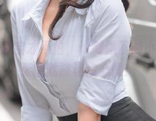 坏露露香宝才不怕，jk制服下的小露，一张图就能让你心慌！