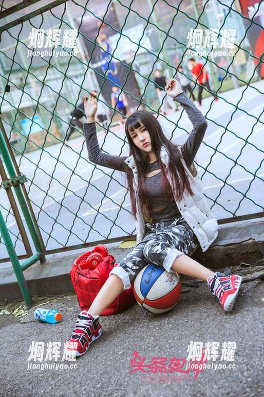 头条女神 - 这才是玄子眼里的修女吧——一组撩人的美图合集，让夏天都变得燥热。