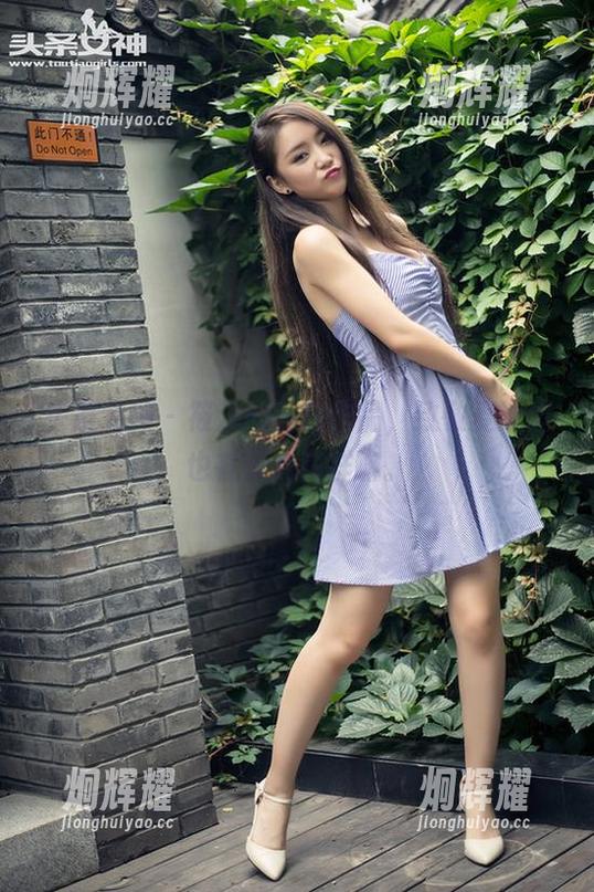 头条女神-筱溪 头条女神 - 筱溪的私房作品,致敬麦迪但也在玩儿花样嘛。