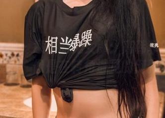 头条女神 – 意外的兔女郎：高韩菲的图库展现，像是在转角遇见的倒影。
