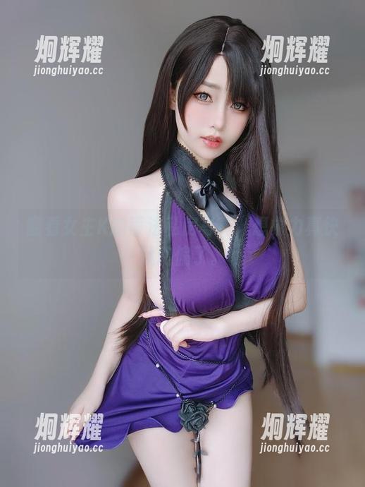 翻看女主K的蒂法私房写真，想象力真快就跑偏了。
