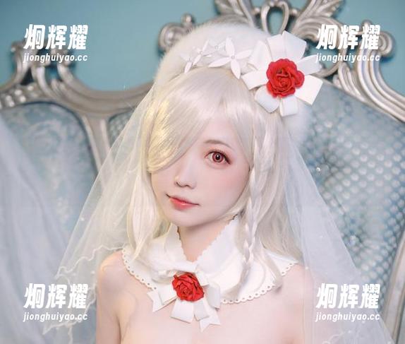 在妖少you1的写真里，不夜蔷薇开得太离谱了，这美得让我不想睡