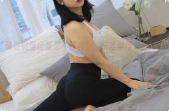 高清版“谁说微型比基尼不经典”，宋哈娜再次刷新了我的审美高度。
