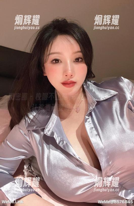 微密圈 - 校服不止是书本的约定，小芯酱让这资源变得丰富多彩。
