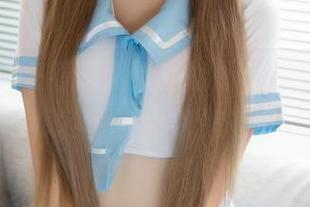 尤蜜荟 – 来看看周大萌的那套裤里丝，不知道她是怎么想的呢？
