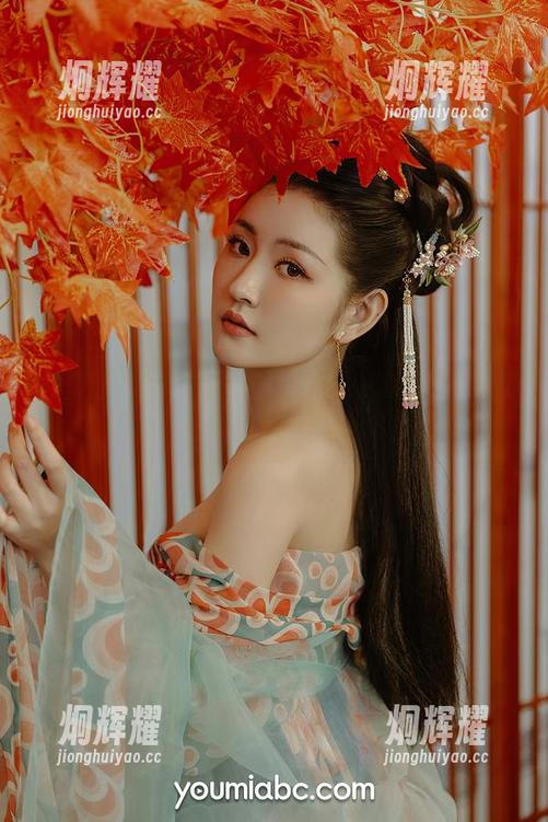 尤蜜荟：一份圣诞图片合集，让你彻底忘掉节后健身计划。
