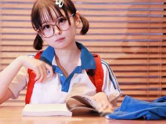 幼水铃衣的双马尾，真是扎得像个小学生——不过这高清图册居然很养眼！