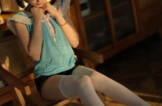 幼水铃衣的作品集，这兔子洞里初音未来的每个表情都太高清了，别担心，只有你能看见。