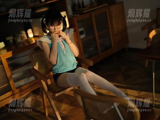 幼水铃衣的作品集，这兔子洞里初音未来的每个表情都太高清了，别担心，只有你能看见。