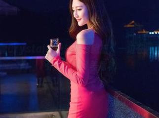 推女神 – 梓萱Crystal和她的独家旅拍：一边在网盘转悠，一边引发我的审美危机
