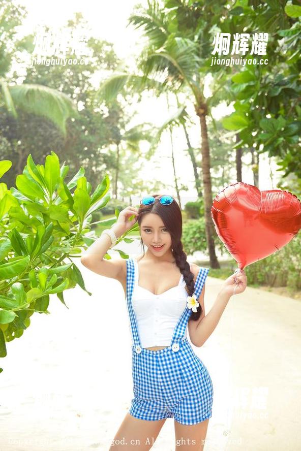 推女神 - 罗婉莹的黑丝合集，轻轻一拉就能激起浪潮般的震撼